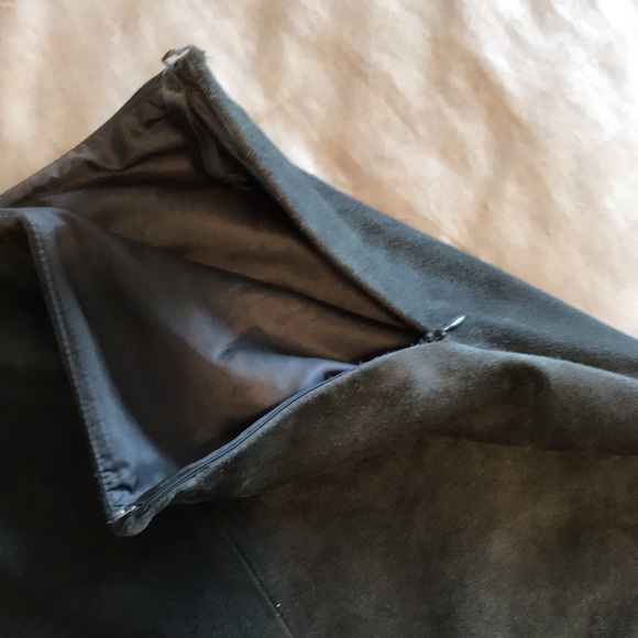 Banana Republic Suede Skirt - Picture 10 of 11
